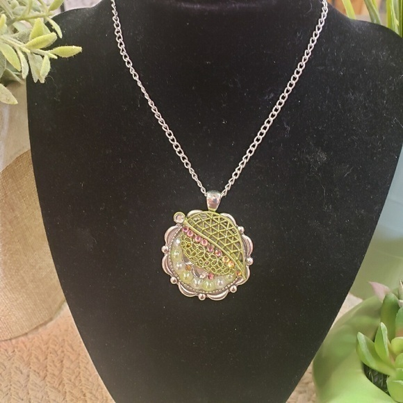 Leafy Handcrafted Necklace - Picture 2 of 5